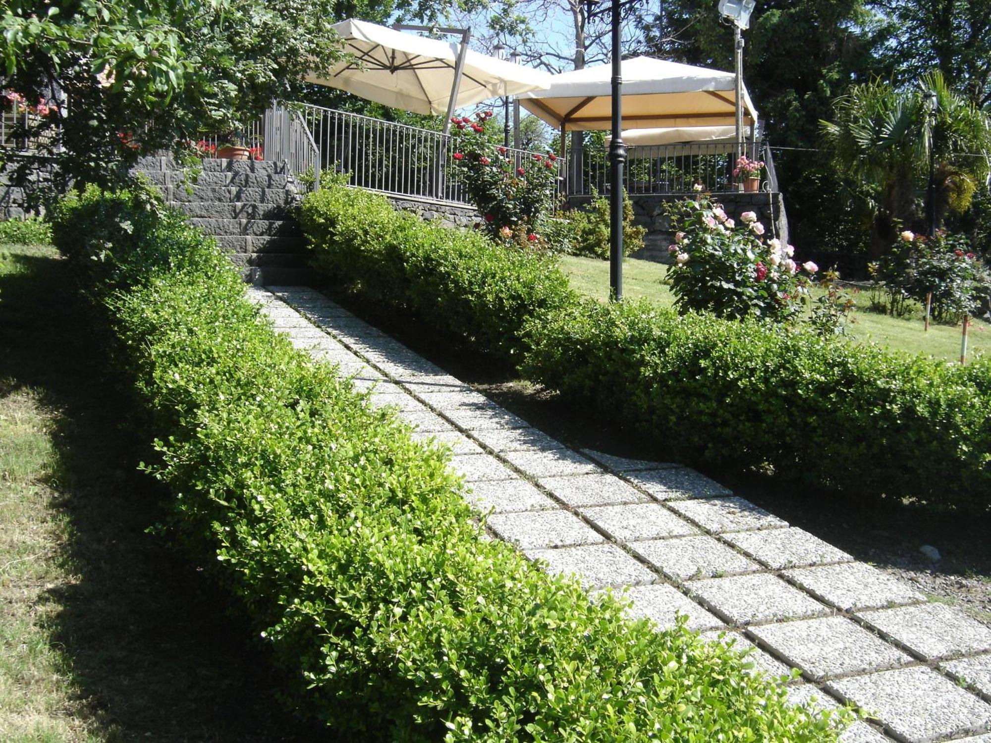 Ai Vecchi Crateri Guest House Sant'Alfio Bagian luar foto