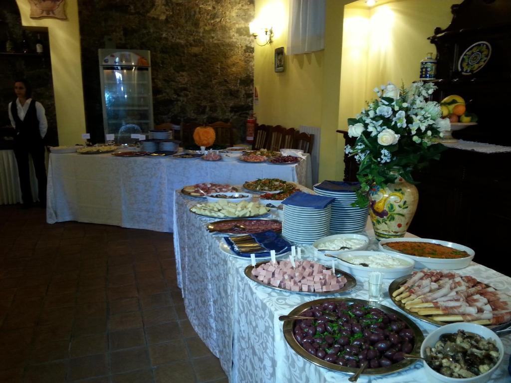 Ai Vecchi Crateri Guest House Sant'Alfio Bagian luar foto