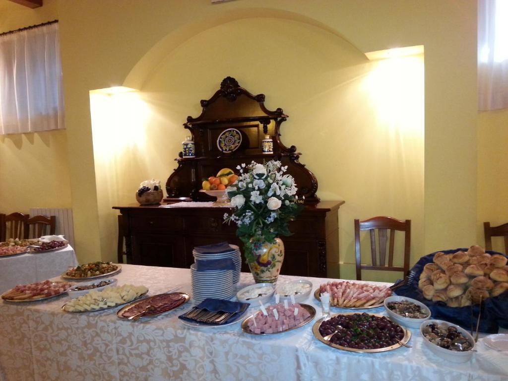 Ai Vecchi Crateri Guest House Sant'Alfio Bagian luar foto