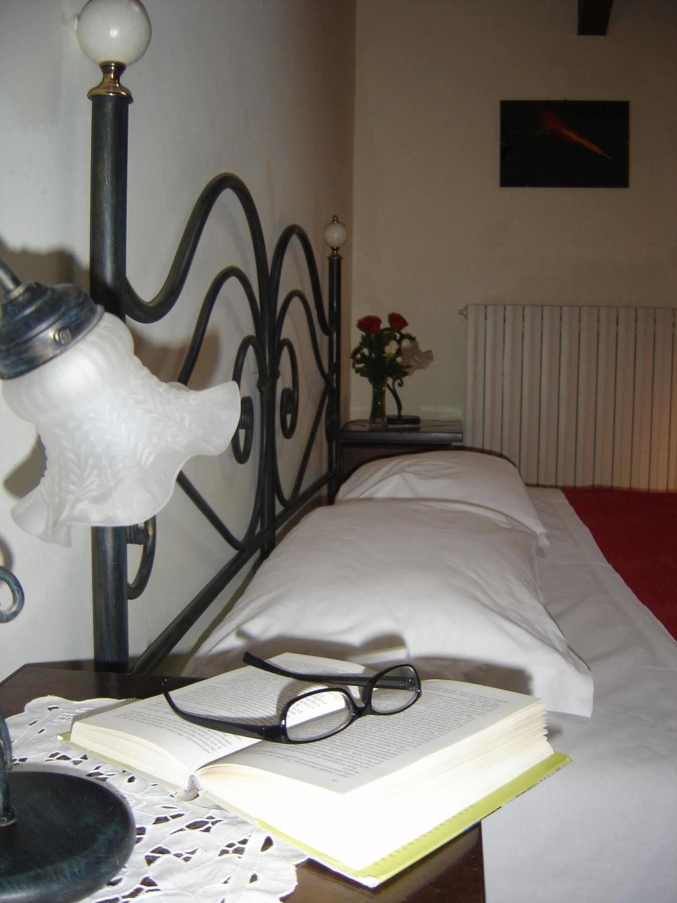 Ai Vecchi Crateri Guest House Sant'Alfio Bagian luar foto