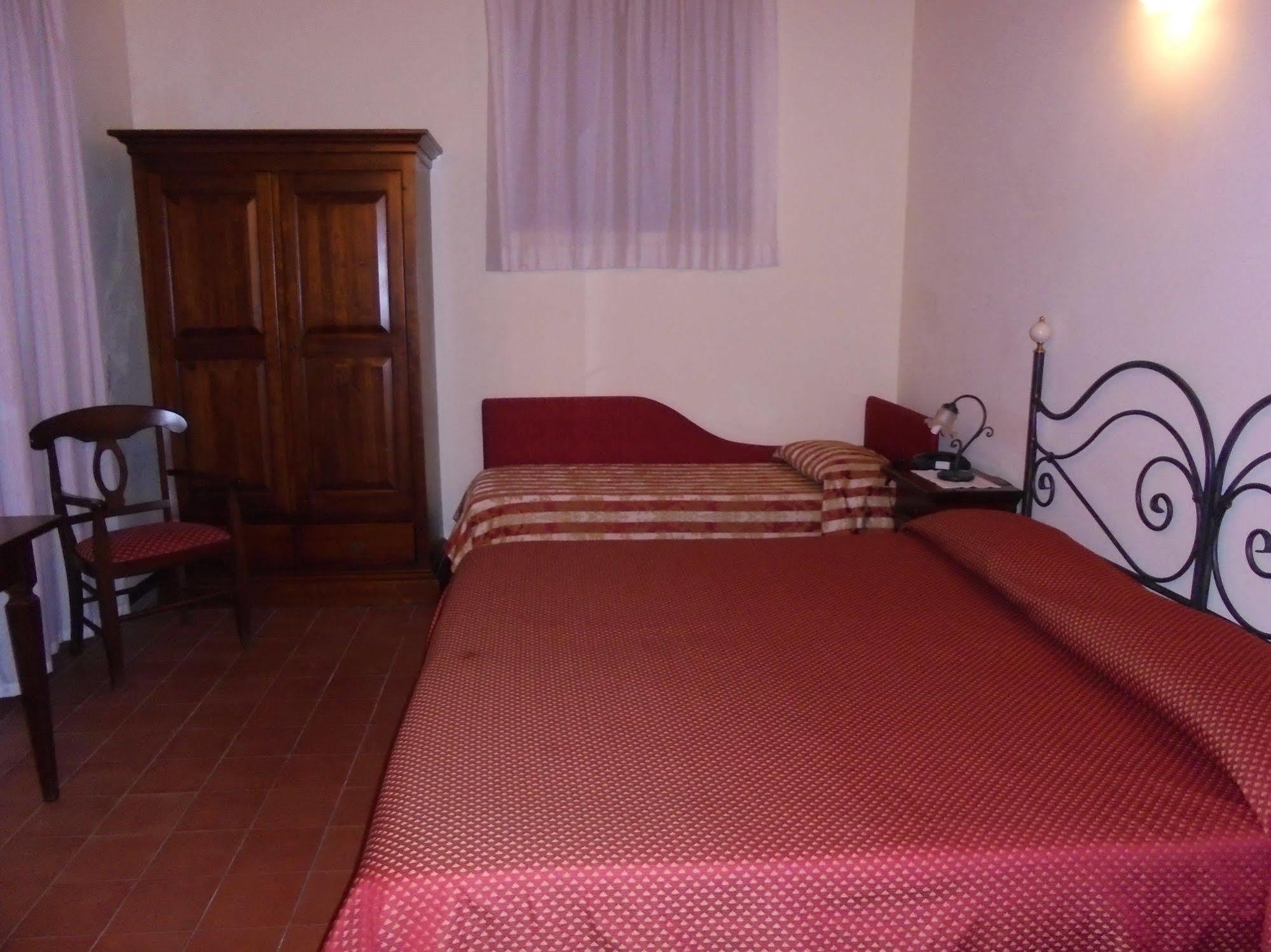 Ai Vecchi Crateri Guest House Sant'Alfio Bagian luar foto