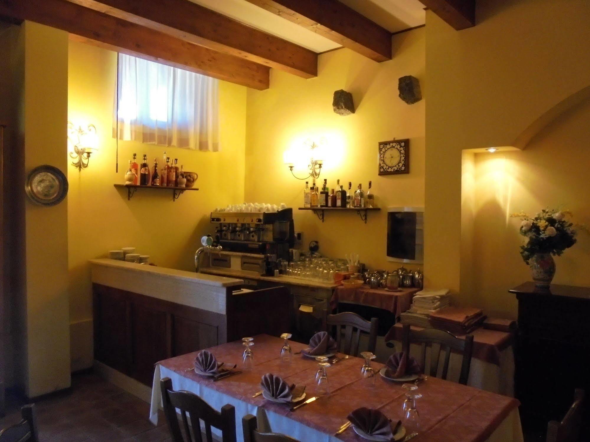 Ai Vecchi Crateri Guest House Sant'Alfio Bagian luar foto